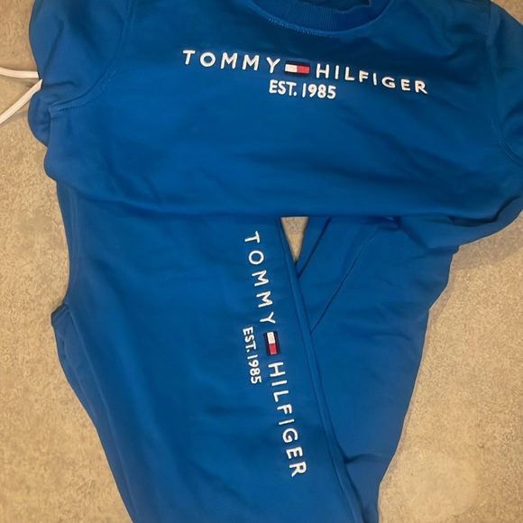🔥 Tommy Hilfiger outfit 🔥 - Picture 2 of 10